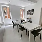 Frezza Business Office & Lounge *