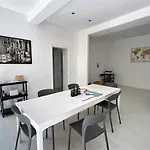 Frezza Business Office & Lounge